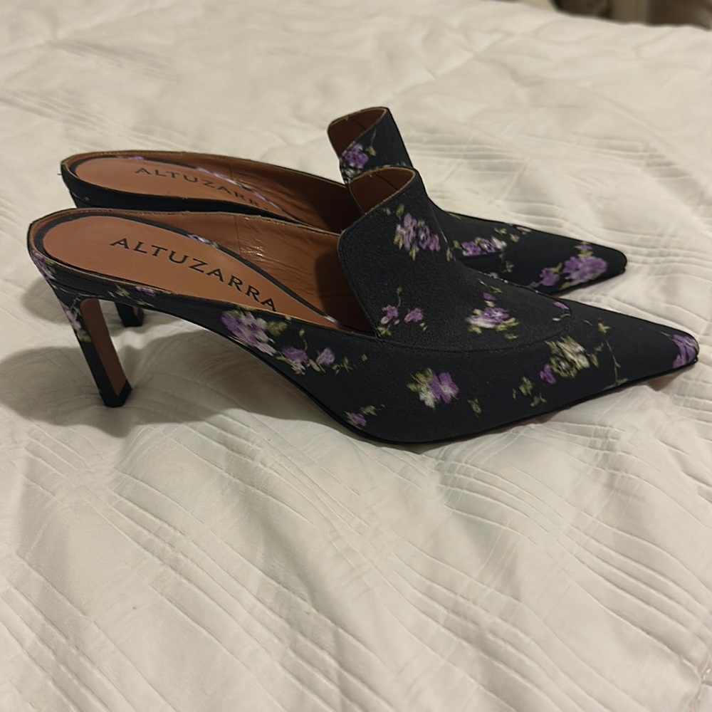 Brand new worn once Altuzarra pointed mules